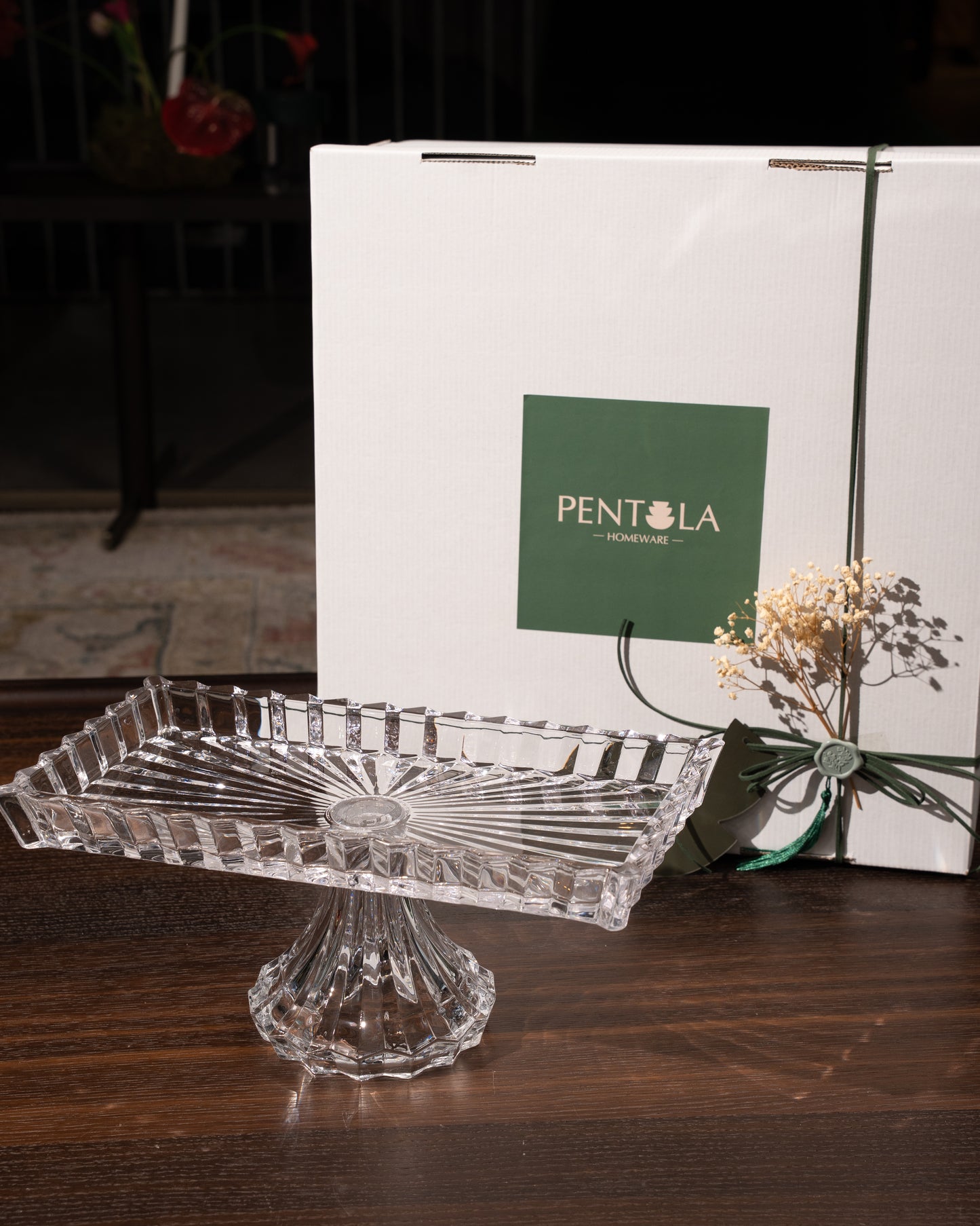 The Versailles Stand