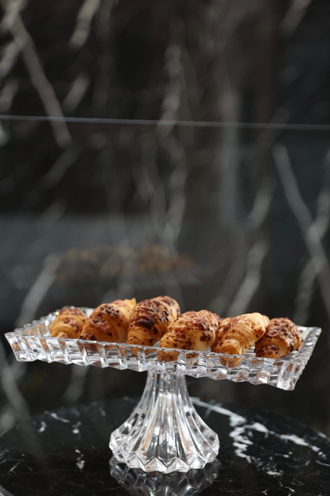 The Versailles Stand